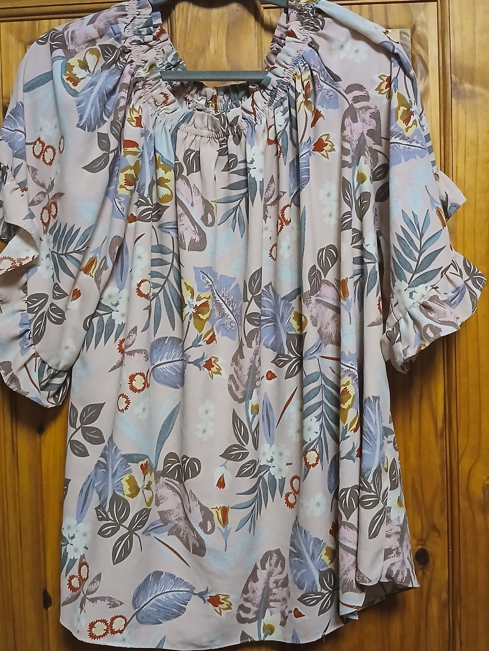easel Dusty Pink Floral Off-Shoulder Blouse